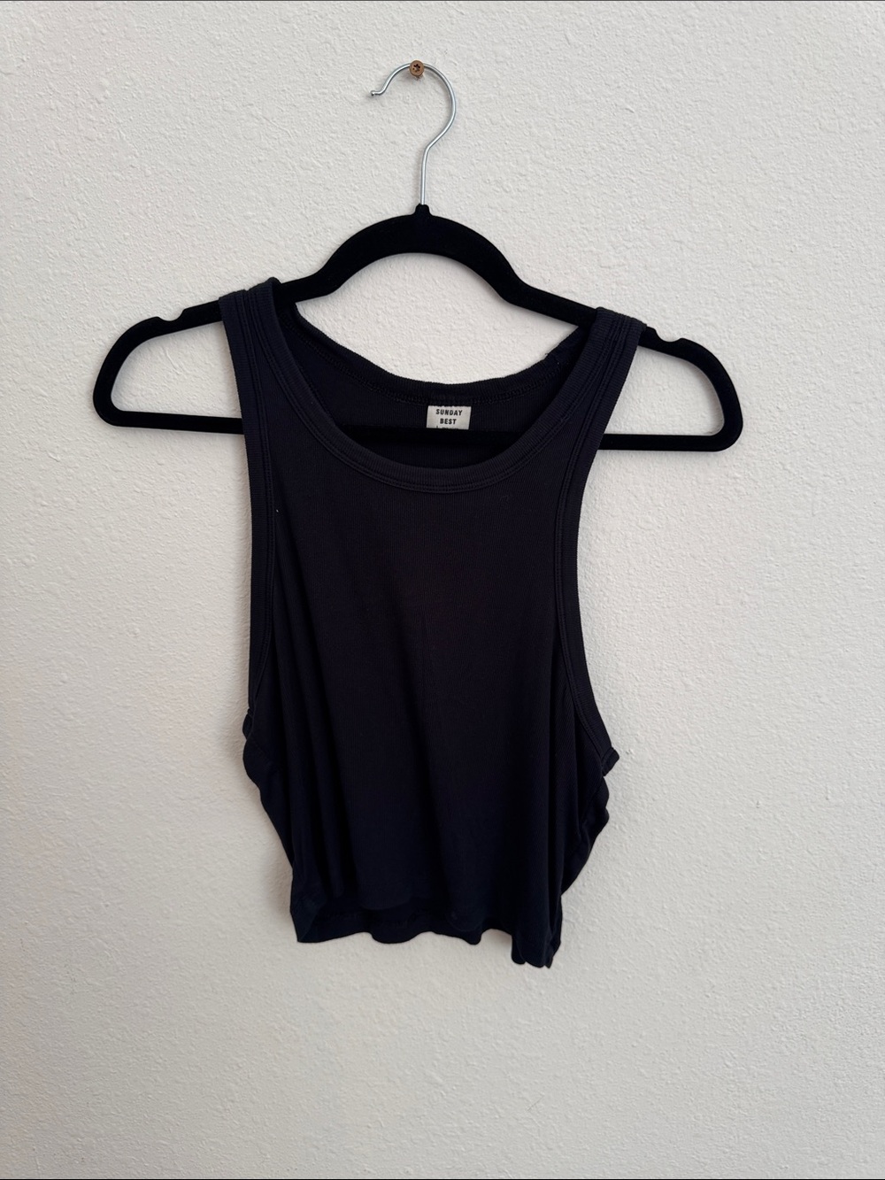 Sunday’s Best Razorback Black Ribbed Scoop Tank. Large